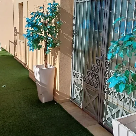 Con Piscina דירה